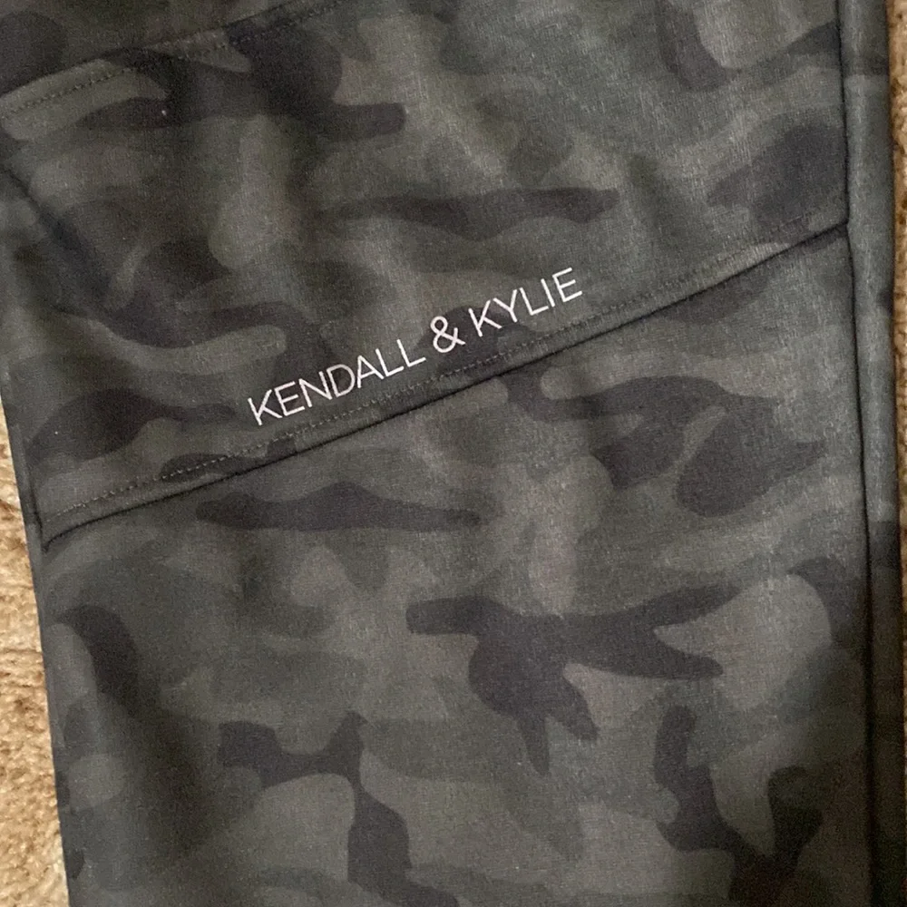 Brand: Kendall & Kylie
Size: 2X
Color: camo - Picture 2 of 3